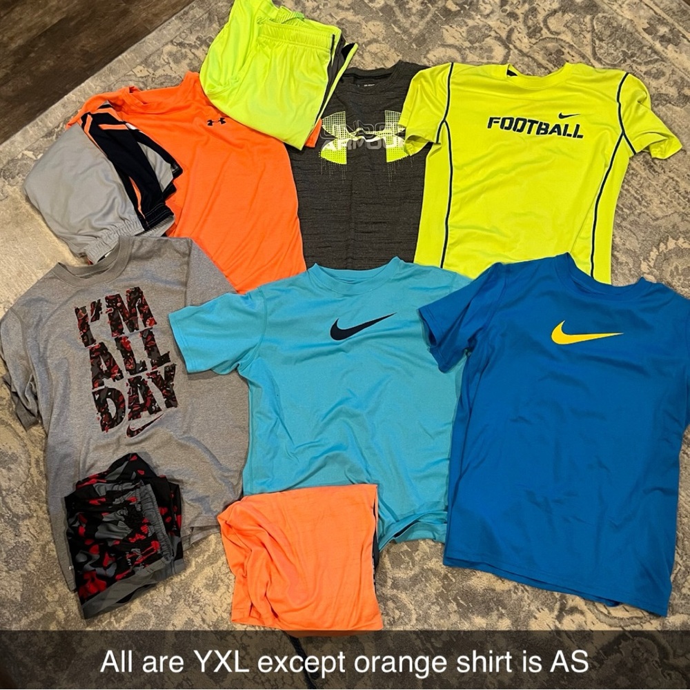 COPY - Nike under, armour boys extra large XL